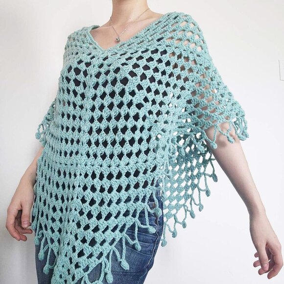 Vintage Y2K handmade soft & comfy aqua crochet poncho - Picture 4 of 8
